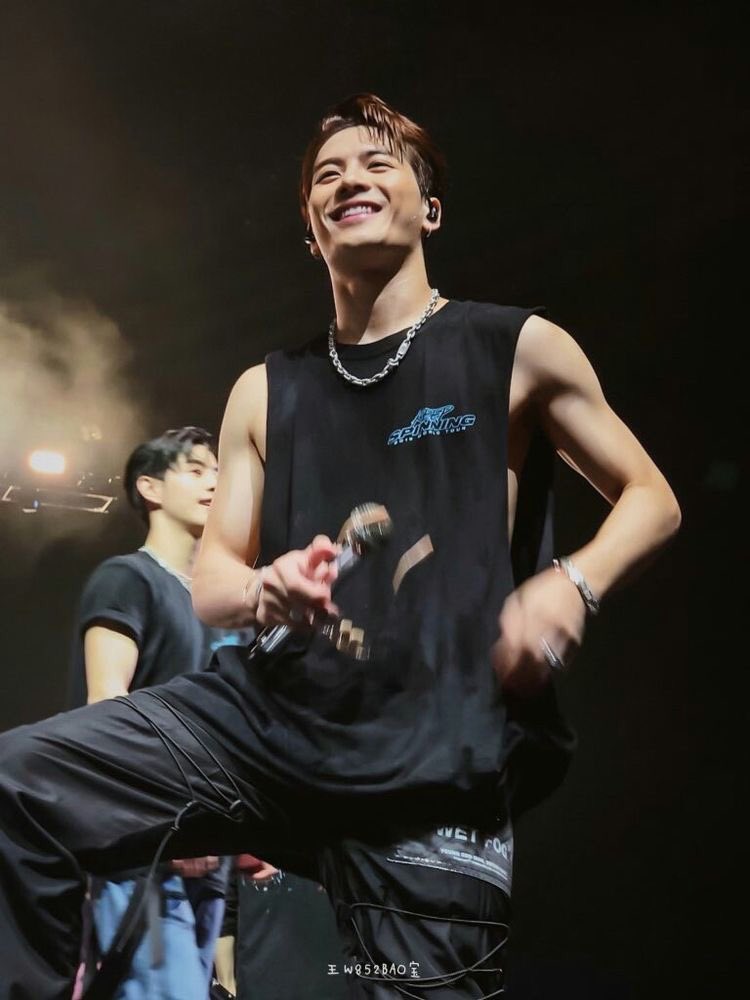 this is how jackson wang looks like in real life: a very devastating thread  @JacksonWang852  @GOT7Official  #GOT7  