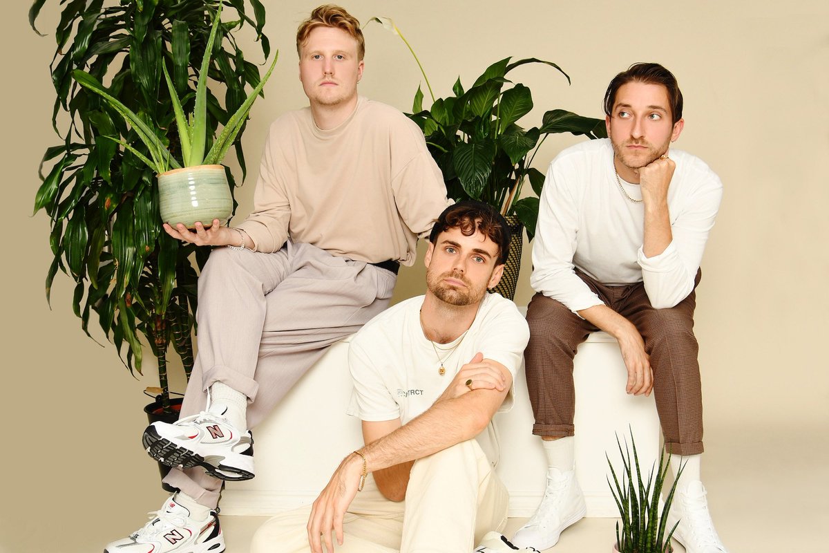 LittleIndieBlog's tweet photo. LITTLE INDIE : Track Of The Day (Tue) :: Liimo - If You Were Here Tonight: https://t.co/e0DEuRCnzY @musicbyliimo https://t.co/HF0DziBAmN