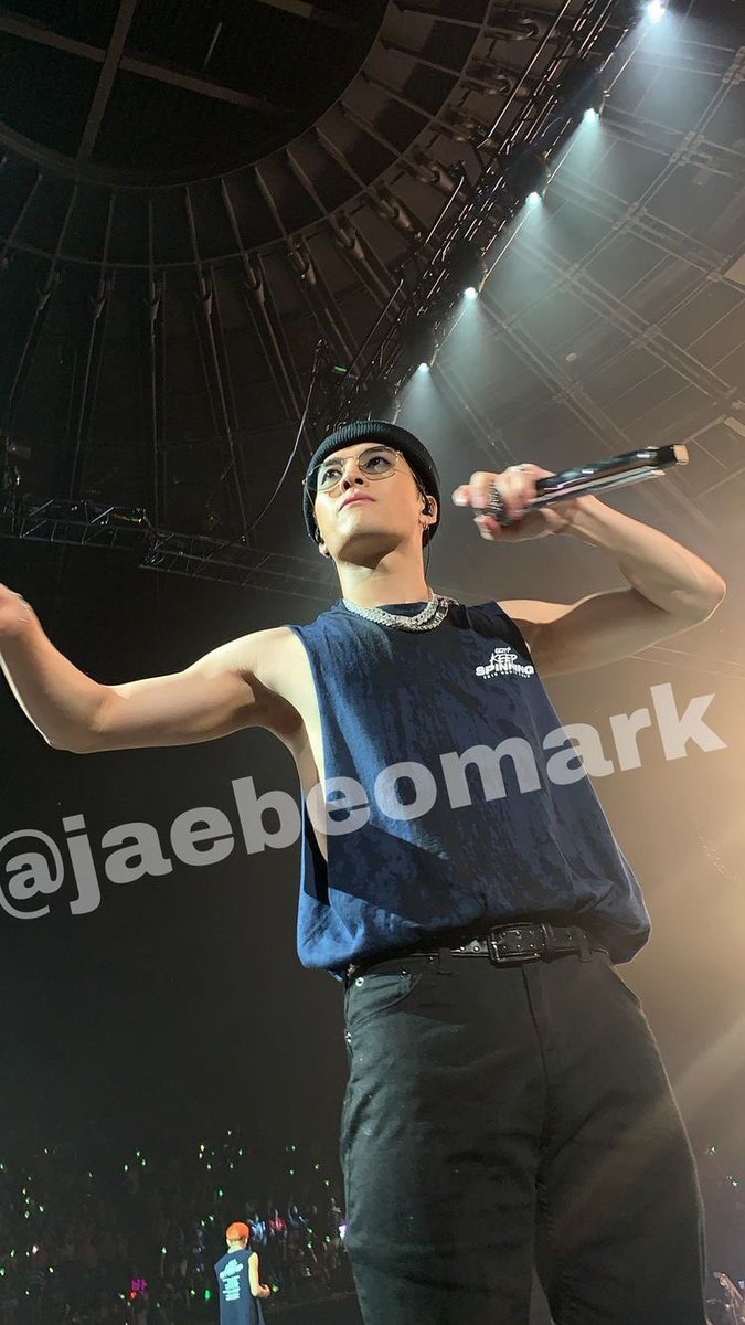 this is how jackson wang looks like in real life: a very devastating thread  @JacksonWang852  @GOT7Official  #GOT7  