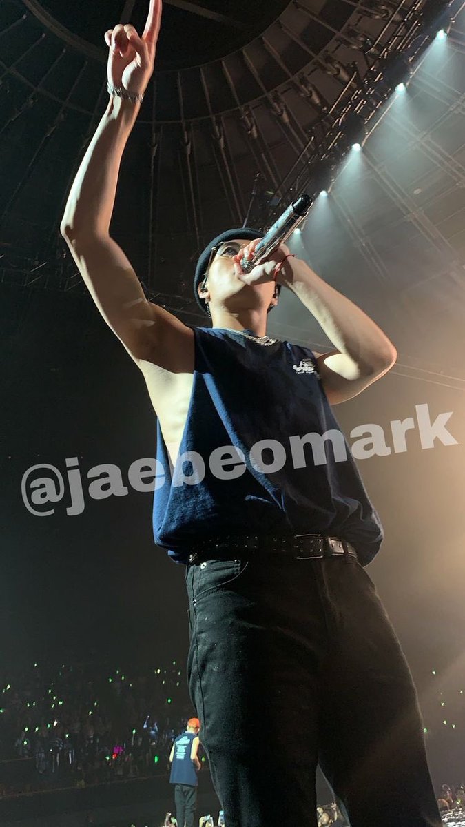 this is how jackson wang looks like in real life: a very devastating thread  @JacksonWang852  @GOT7Official  #GOT7  