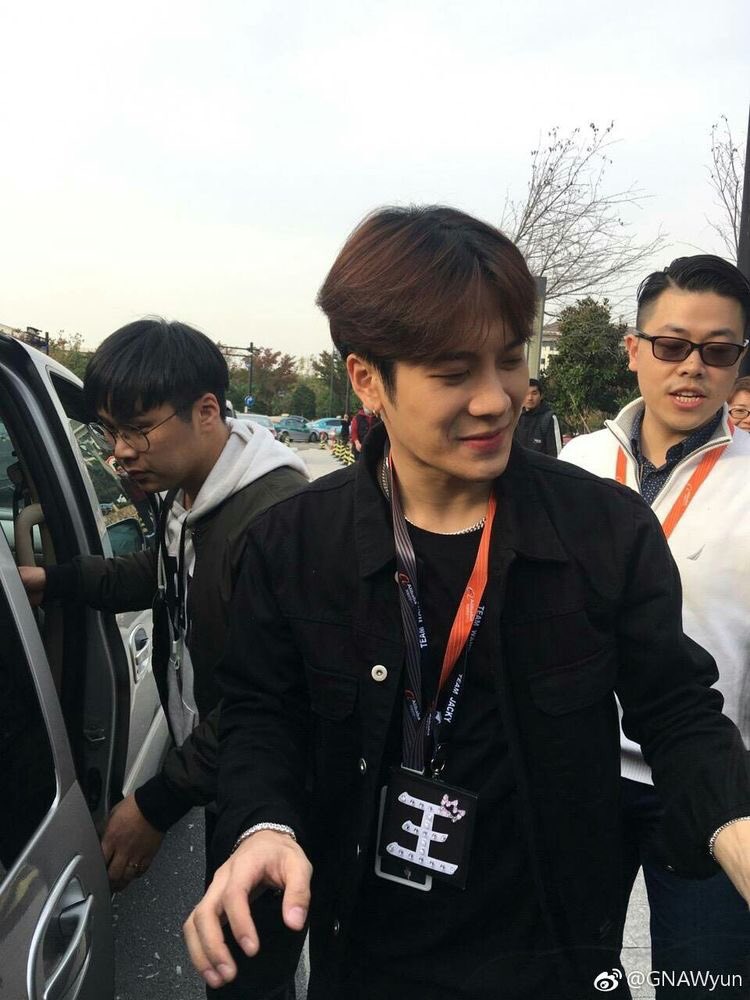 this is how jackson wang looks like in real life: a very devastating thread  @JacksonWang852  @GOT7Official  #GOT7  