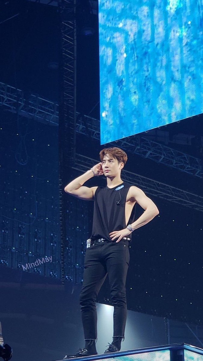 this is how jackson wang looks like in real life: a very devastating thread  @JacksonWang852  @GOT7Official  #GOT7  