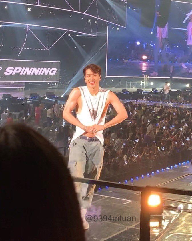 this is how jackson wang looks like in real life: a very devastating thread  @JacksonWang852  @GOT7Official  #GOT7  