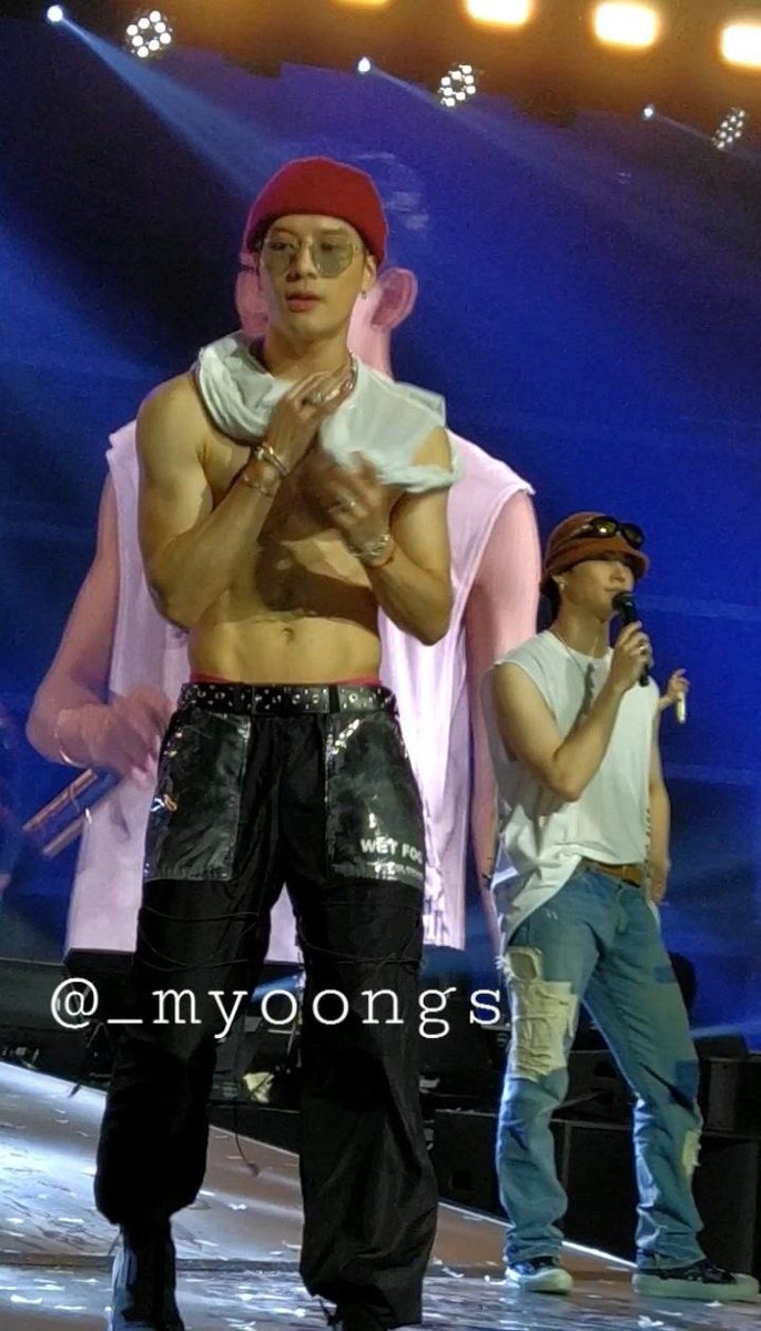 this is how jackson wang looks like in real life: a very devastating thread  @JacksonWang852  @GOT7Official  #GOT7  