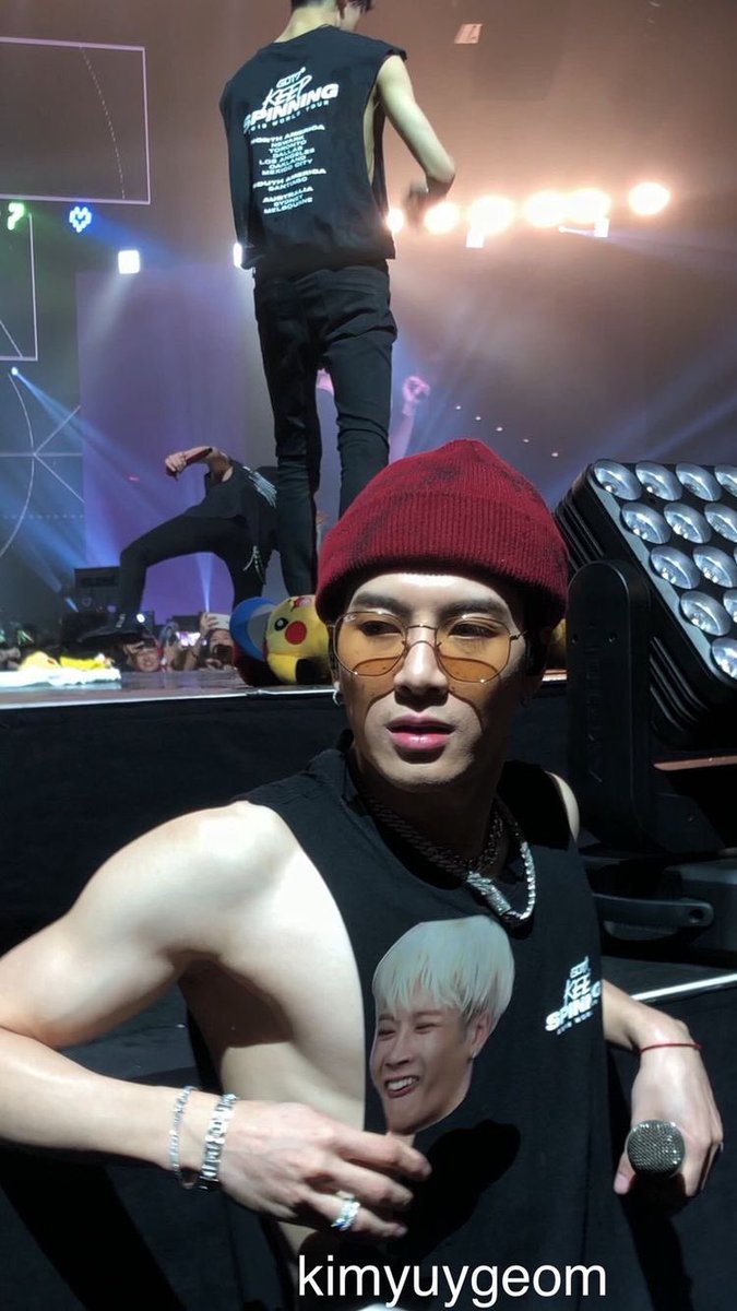 this is how jackson wang looks like in real life: a very devastating thread  @JacksonWang852  @GOT7Official  #GOT7  