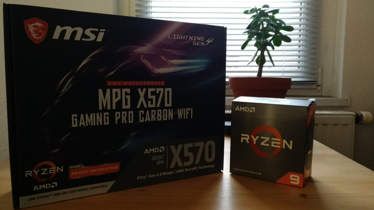 NoobTenschi's tweet photo. Der Weihnachtsmann war dieses Jahr etwas eher da 😎 #AMDRedTeam #amdryzen5000  #Weihnachten2020 https://t.co/In4HjOAYI0