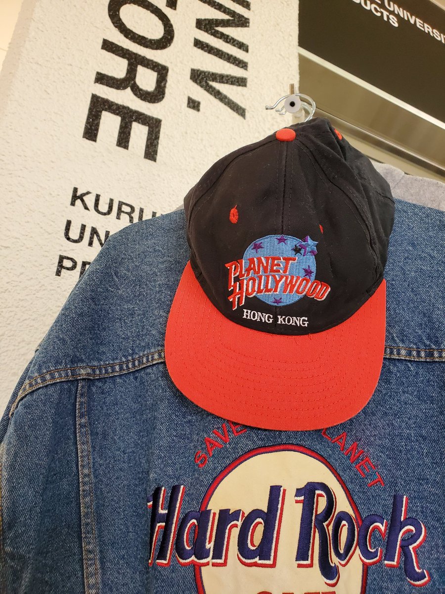 UNIV_STORE's tweet photo. 寒い中
ご来店ありがとうございました
ビンテージ古着
stockさんが仲間入りし店内の雰囲気が少し変わりました
素敵な出会いを見つけに来てください
https://t.co/v2ztS49jjP
久留米大学御井キャンパス御井学館2階
【営業時間】11:00 - 17:00
#久留米大学
#御井キャンパス
#univstore
#ユニストア https://t.co/8ZzFvxwxI8
