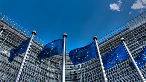 CopernicusEU's tweet photo. Yesterday, @EU_Commission signed an agreement with the @WMO to improve climate monitoring, promoting services such as the #CopernicusClimate Service and increasing the accuracy of risk information for Disaster Risk Reduction. 

Read more 👉https://t.co/NaNqwPW1jM https://t.co/SMoSboEAaI