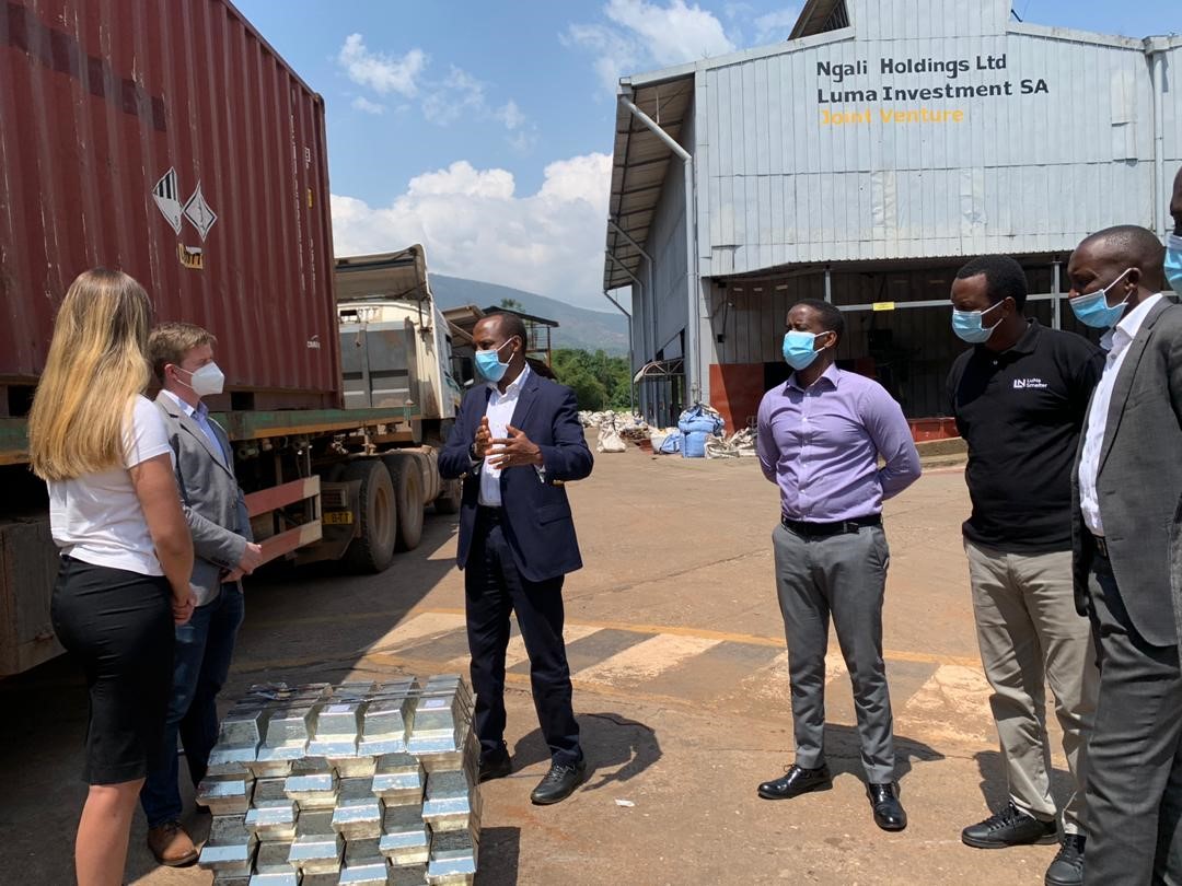 LuNa_Smelter's tweet photo. Today Luna smelter team was very honored to present the progress of its operations in Rwanda to Hon @Francis_Gatare and the team, including the new blockchain project being implemented with @minespider #blockchaininmining #Rwandaworks https://t.co/LP09oheKqa