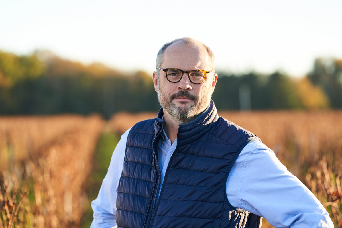Lionel Gosseaume, nouveau #président d’InterLoire
Succédant à Jean-Martin Dutour dont le mandat arrivait à son terme, le #vigneron de #Touraine a été
élu par l’Assemblée Générale d’#InterLoire qui s’est tenue en visioconférence, contexte sanitaire oblige,
ce mardi 15 décembre.