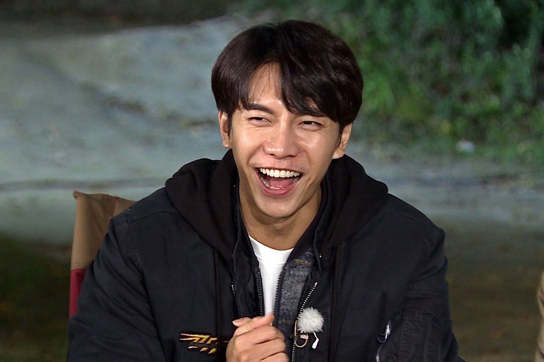 infodrakor_id's tweet photo. Ibarat Raffi Ahmadnya korea,  #LeeSeungGi ini termasuk aktor tersibuk yang muncul dimana mana dan bisa ngapain aja 😍

Variety show ✅
Nyanyi ✅
Main drama ✅
Jadi MC ✅ https://t.co/F2NAWtFVlH