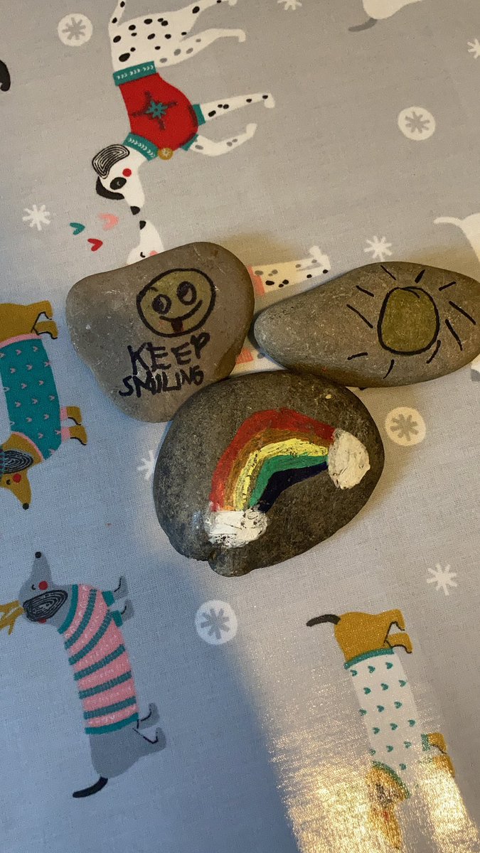 beyoutoblossom's tweet photo. Positivity Rocks!!! Decorate stones and pebbles with positive messages to remind us to look on the bright side when we feel a bit down.
#positivityrocks #lookonthebrightside #mindfulness #youhavegotthis #brightsidethinking #bepositive https://t.co/1Xd9OXNeF4