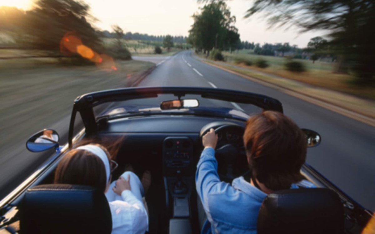 பாதுகாப்பாக ஓட்டுவோம்.. பிறரையும் பாதுகாத்து ஓட்டுவோம்... மொத்தத்தில் விவேகமான வேகமே விபத்துக்களில் இருந்து நம்மை பாதுகாக்கும்...பகிர்வு...