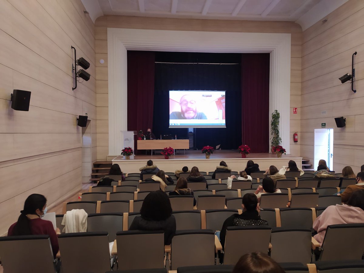 INSBaixCamp's tweet photo. Inaugurades les III Jornades de Sanitària de L'INS BAIX CAMP. 3 dies de xerrades sobre el món de la Salut. Enhorabona! #educaciopublica #sortimdelaula #jornadesdesanitariaIBC https://t.co/IdiwlNCyp8