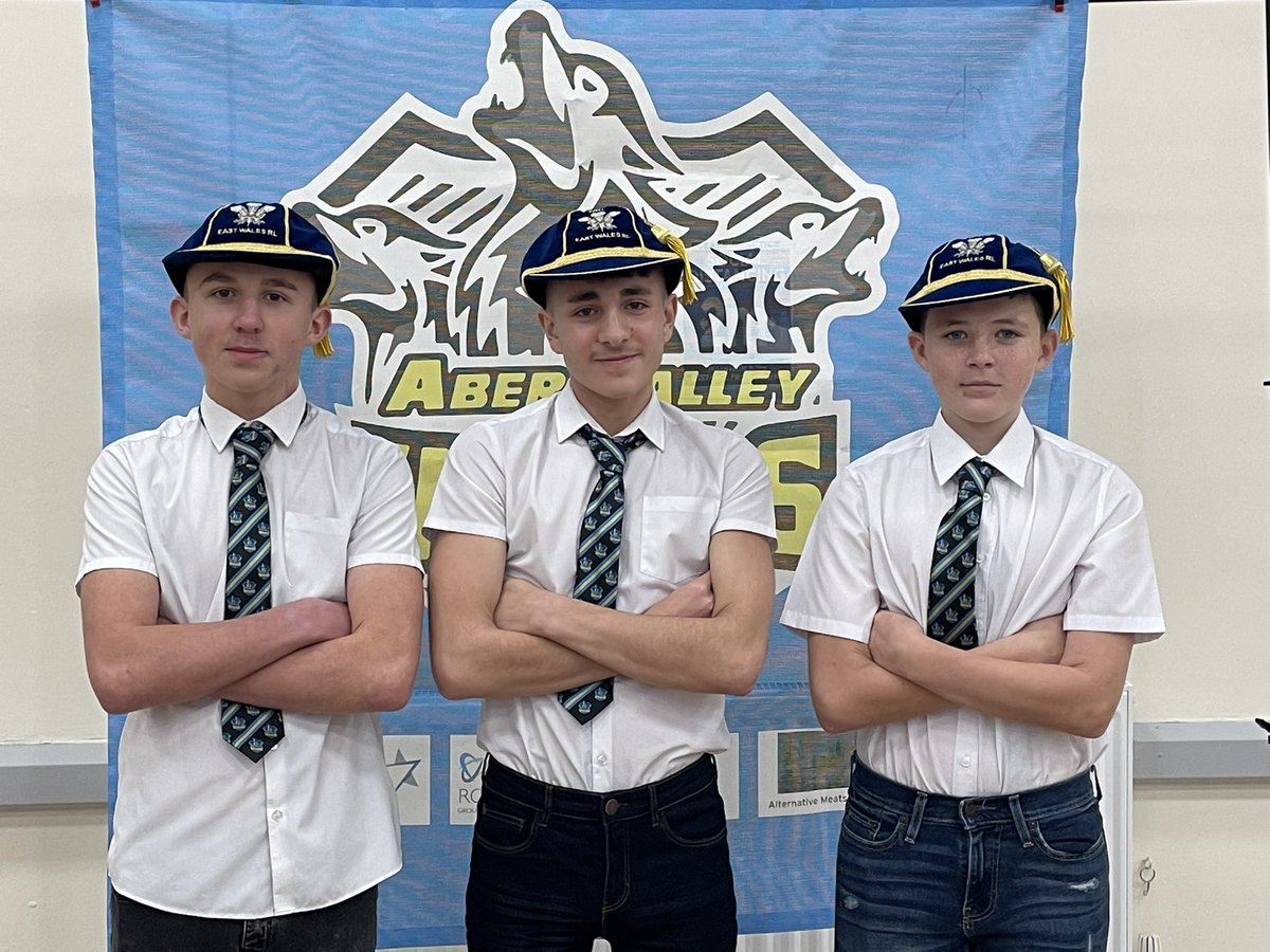 caerphillyrugby's tweet photo. Congratulations to @Caer_m_and_j players Iestyn Ashman, Kai Sengal and Lloyd Nash for receiving their East @WalesRugbyL u12s caps on Sunday. Congratulations also goes out to @Caerphillyyouth player Scot Pritchard on receiving his Wales U16s cap. Well done guys 💚👊🏻 #UppaCae https://t.co/SkfFTs0hmF