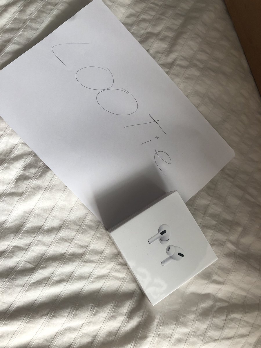 aexiiistyle's tweet photo. #lootie #lootielunboxing #lootiedelivery https://t.co/UvU403oMxz