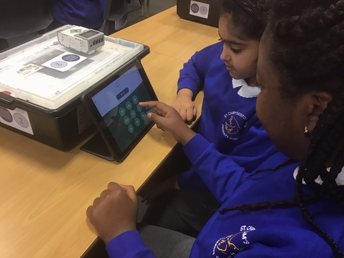 hyetteducation's tweet image. Y5 at @St_Chrysostoms are starting today with our Bash Maths app, before going on to build and code their own robots. Great start to the day! 😃🤖

#STEM #Maths #MathsApp #Mathematics #TimesTables #NumberRecall
