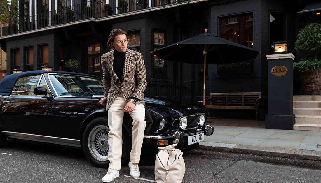 TempusMagazine's tweet photo. In issue 71 of Tempus Magazine @Oliver_Cheshire shares with us his love for sustainable brands and we explore the positivity of the eco-fashion revolution.
Car: @astonmartin 1970s V8 Volante
Photographer: @IanGav
#TimelessInspiration #Chelsea #LuxuryLondon #Style #Menswear https://t.co/TCijptr1Bk
