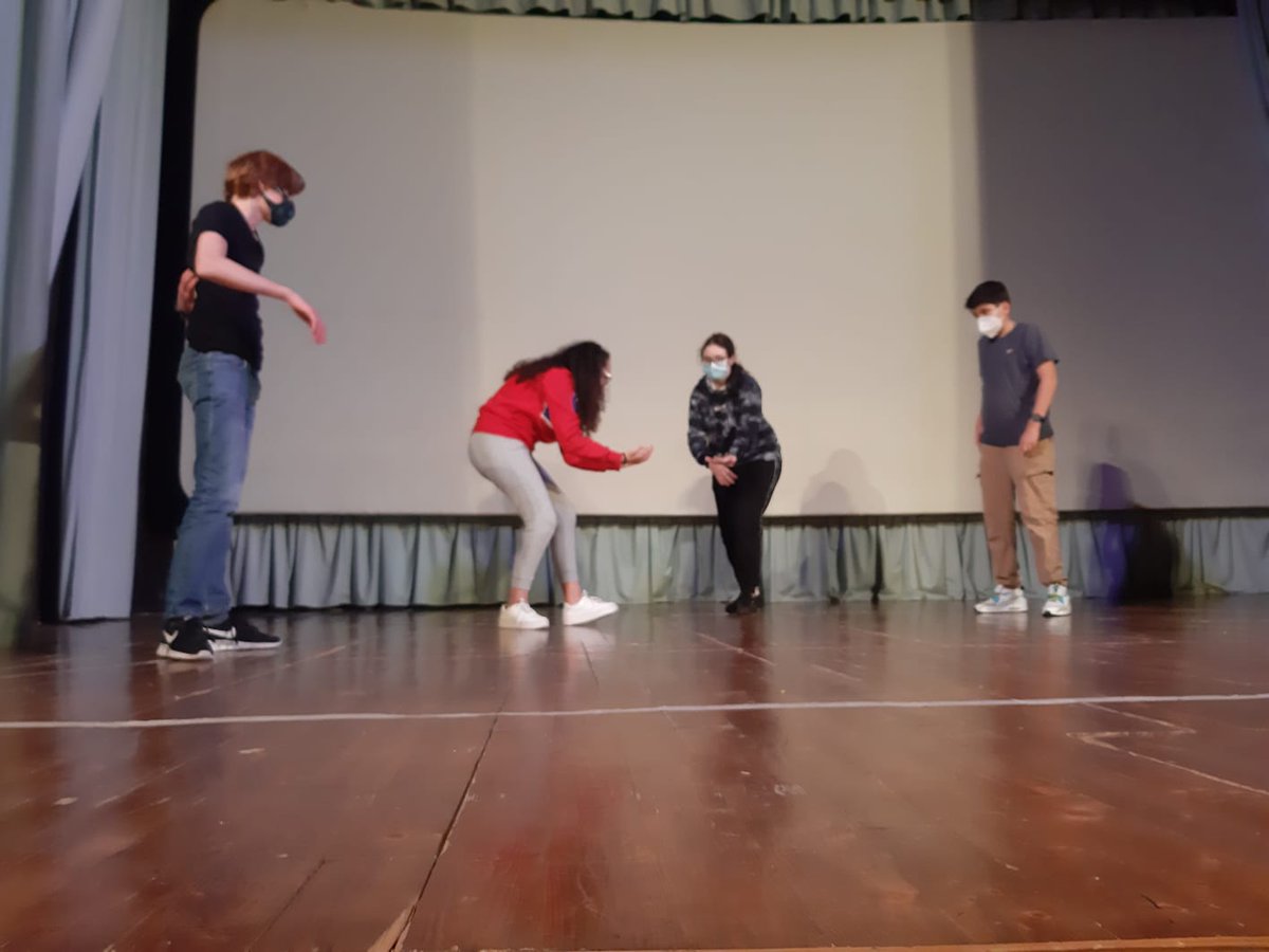 Ist_Filippin's tweet photo. 🎬 Scene dal laboratorio teatrale con i ragazzi dei #licei!
Il #convitto è anche questo! 👍🏻 https://t.co/iuzoF6aC7W