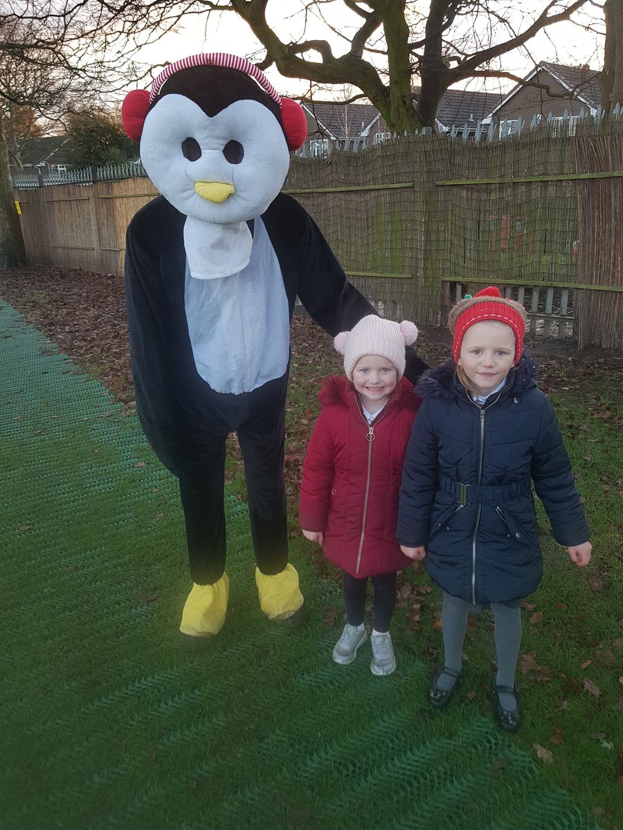 CeriLizzyJ's tweet photo. @wooltonprimary Christmas fun at school ❤🎄 https://t.co/xnUJ0UCsc1