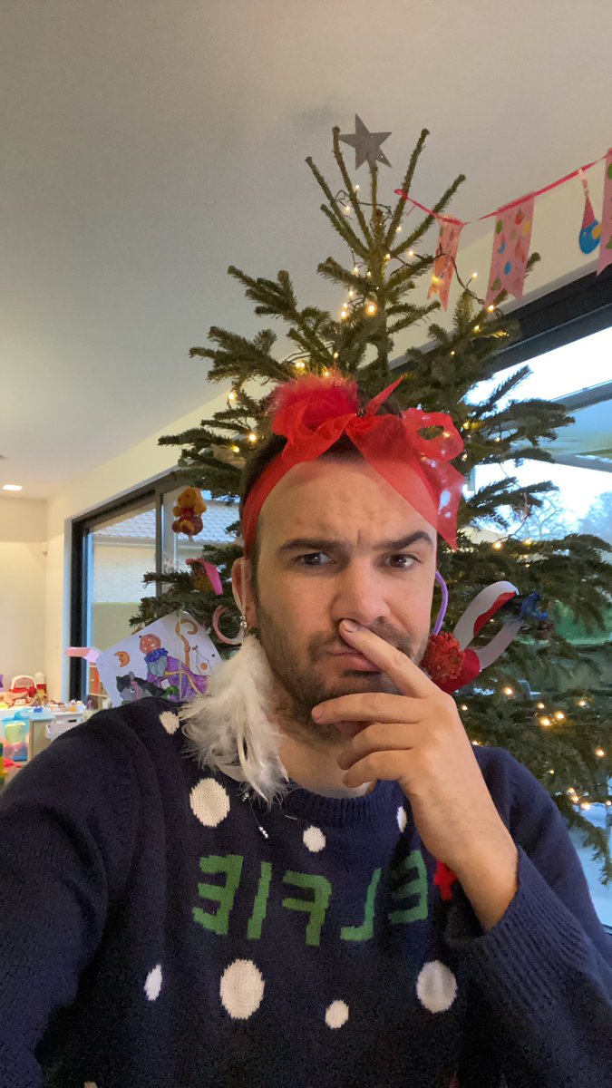 Ho, ho, ho. Laat die kerstles maar beginnen! <a href="/Geert_VdE/">Geert Vd Eijnden</a> haalt het kerstcadeautje in zich boven. 🤷🏻‍♂️🎁