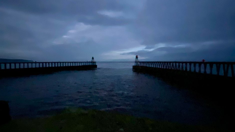 baytowncottages's tweet photo. Twin Piers ๐ฏ
Which is your favourite?
West Pier โฌ
๏ธ
or
East Pier โก๏ธ
#gothicwhitby #moodyphotography #iphonephotography #whitby #coastalphotography https://t.co/BYz4Xx8xV9