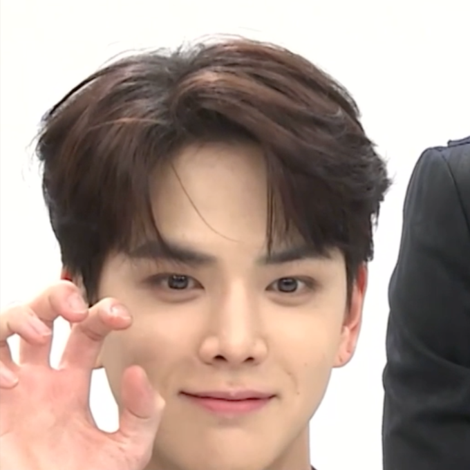 #영훈

땡글 땡글 아기늑대