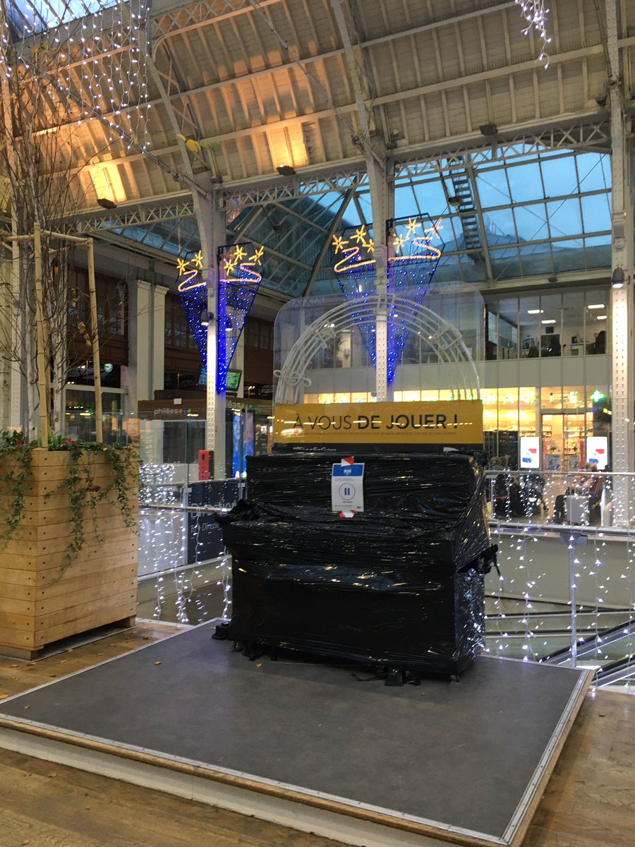 Diego Lázaro tweet media