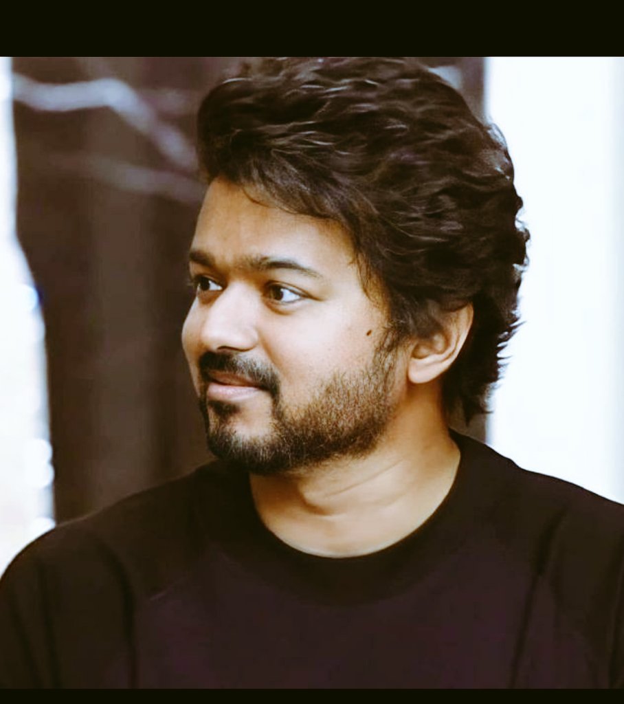 FzSimbu's tweet image. மகேஷ்பாபுவின் படம் பரத் எனும் நான்  முதலமைச்சர் கதாபாத்திரம் அதை சரியாக செய்து இருப்பார் ஸ்மார்ட் ரோல் இந்த படத்தை நம் தளபதி தளபதி விஜய் அண்ணா அவர்கள் ரீமேக் பண்ணி நடித்தால் பிளாக்பஸ்டர் ஹிட் ... விஜய் அண்ணன் ரசிகனாக கேட்டுக்கொள்கிறேன்... அனைத்து இந்திய நடிகர் சங்கத்திற்கு...😍🙏