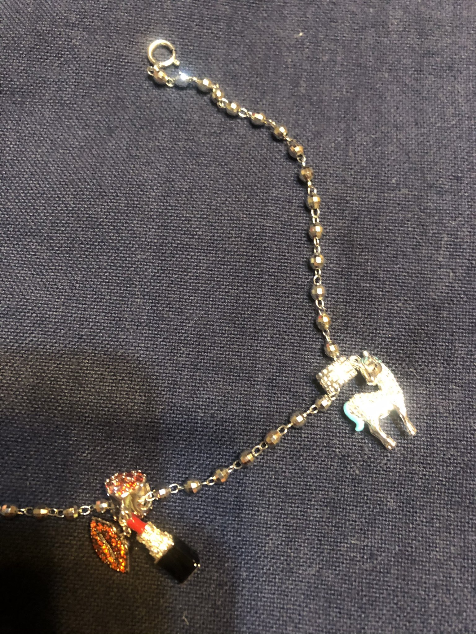 Hippo ヒッポ ネットでちょっとキンキーブーツっぽいのと ユニコーンのチャームを買った ホースでは無いけど 伝説の生き物 ユニコーンは春馬君と被るので これを着けて 天外者 鑑賞します T Co S48cbo8sr1 Twitter