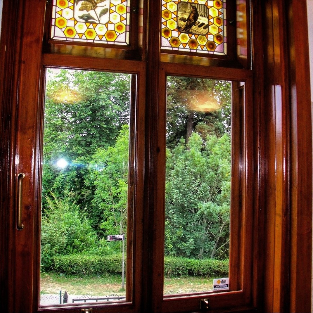 marien15mg's tweet photo. "La belleza perece en la vida, pero es inmortal en el arte." 📸

-Leonardo Da Vinci -

El capricho de Gaudí 

#BuenosDías ☕ #FelizMartes
#TuesdayMorning 🌈
#TeamAzukis 🍁

#arquitectura #architecture
#comillas #Cantabria #Santander #Photography https://t.co/yqJAzTJR1u