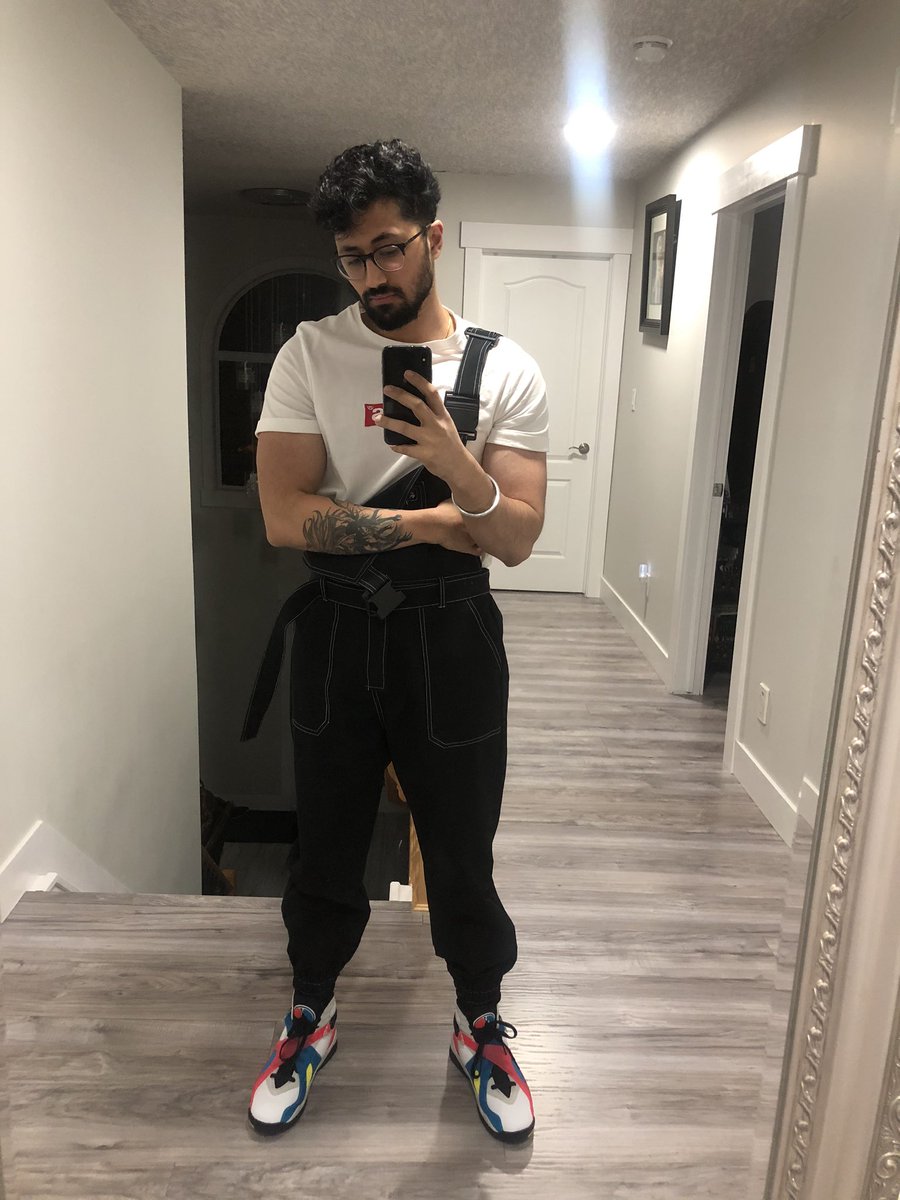 jugaad5's tweet photo. Time for twitter to see some pics (yea I got dressed up just to take these and sit at home) https://t.co/f0oXIAzF60