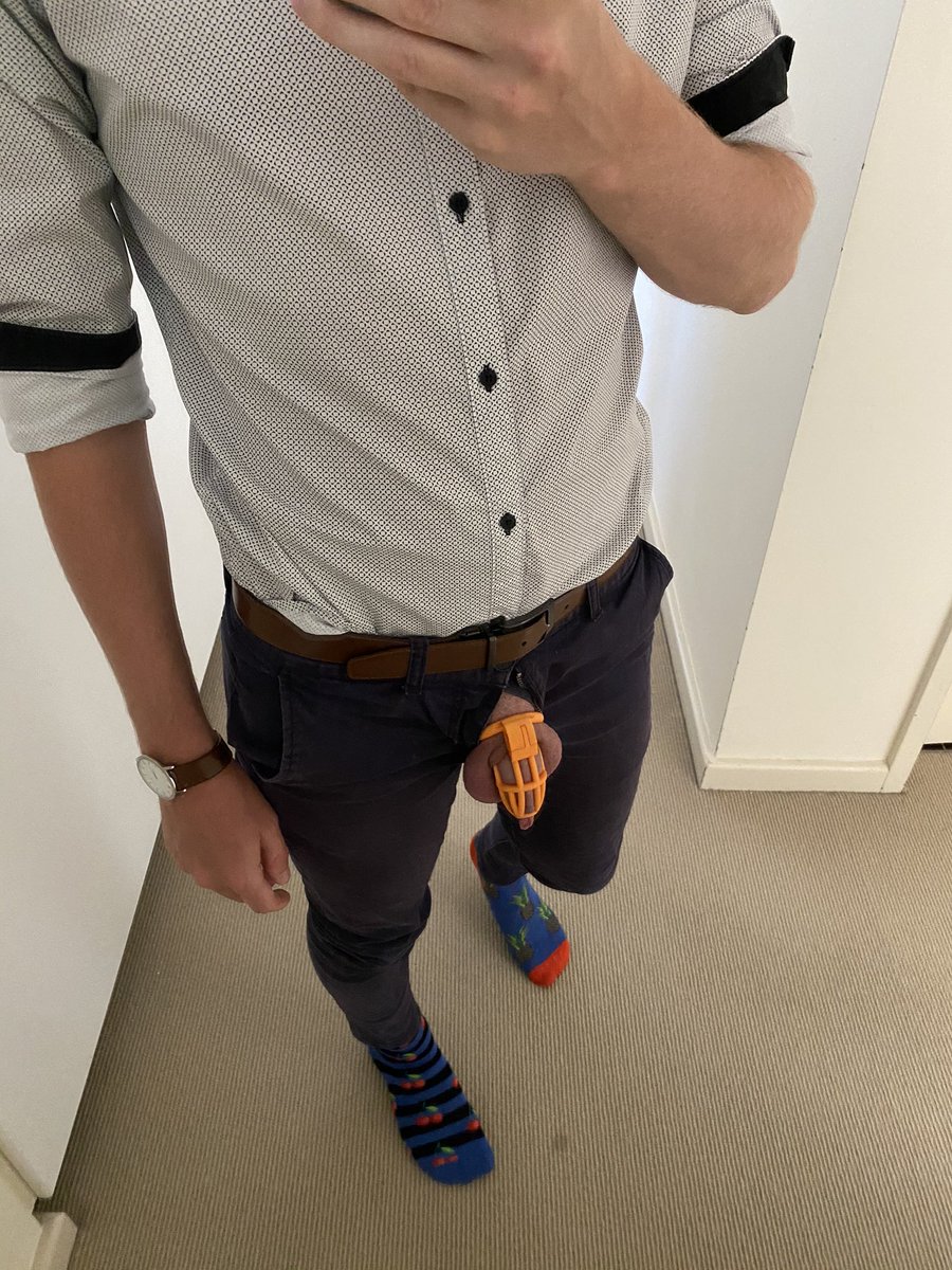 epimetheus456's tweet photo. Another day locked and back at work. Little does everyone at work expect the manager to have this hidden in his pants. #chastity #gaylocked #lockedboy #lockedboss #gaychastity https://t.co/AEpWDg6vlY
