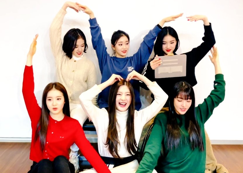 staycdays's tweet photo. 하트 하트❤️❤️❤️❤️

#스테이씨 #STATC @STAYC_official https://t.co/KGZDekWhVi