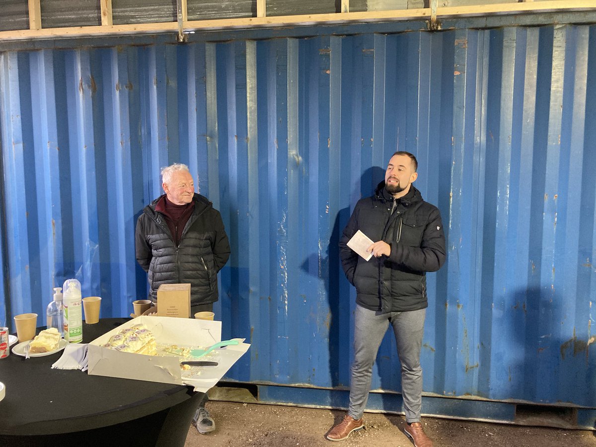 ACUBouw's tweet photo. Na de tijd een bemoedigend woord door de architect van 1op1 en Klaas de kroon over samenwerking en #moed en natuurlijk koffie #metgebak https://t.co/mJBjdsd2Ev