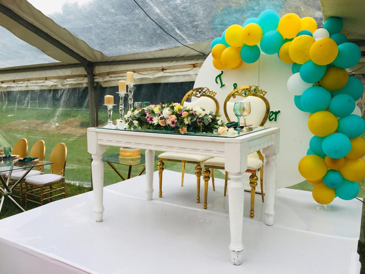 ThobehMakhathin's tweet photo. Thabani Weds Mbali 👰🤵😍😍
It was a Green and Gold Affair
Deco by yours and truly @Total_Bliss20 🙏 https://t.co/Qucg4FL2Y8