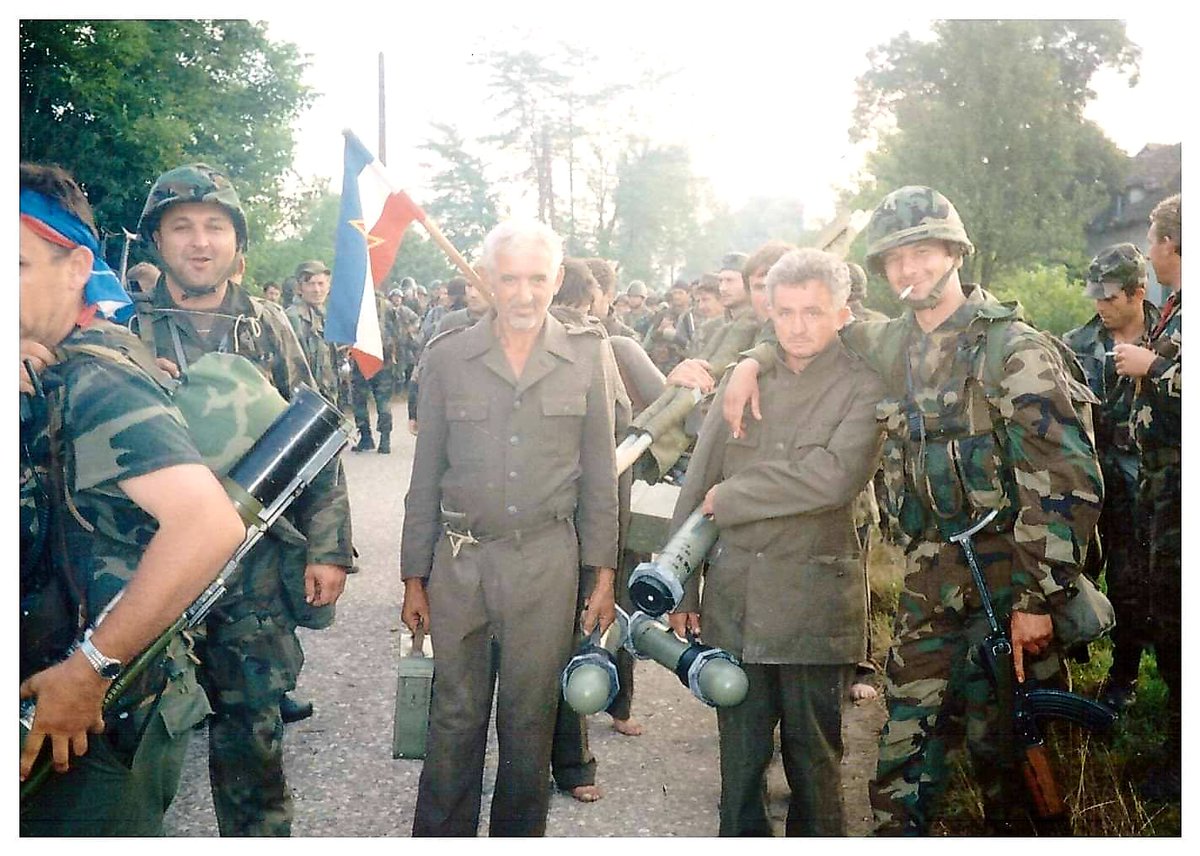 56BojnaKutina's tweet photo. #Croatia 🇭🇷
#DomovinskiRat 
#Predore
• pripadnici 3.bojne iz sastava 125.Domobranske pukovnije HV Novska, snimljeni u napadnom djelovanju prema Hrvatskoj Dubici, veličanstvena VRO "OLUJA" 1995. 
#KutinskiBranitelji https://t.co/6qEJeei1Na