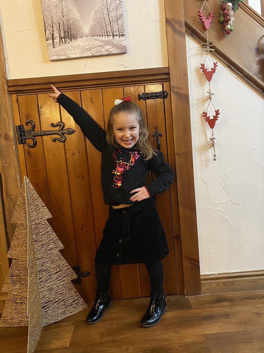 My youngest Elsie was super excited for Christmas jumper day at school! 🎄 #ChristmasJumperDay #christmadiva