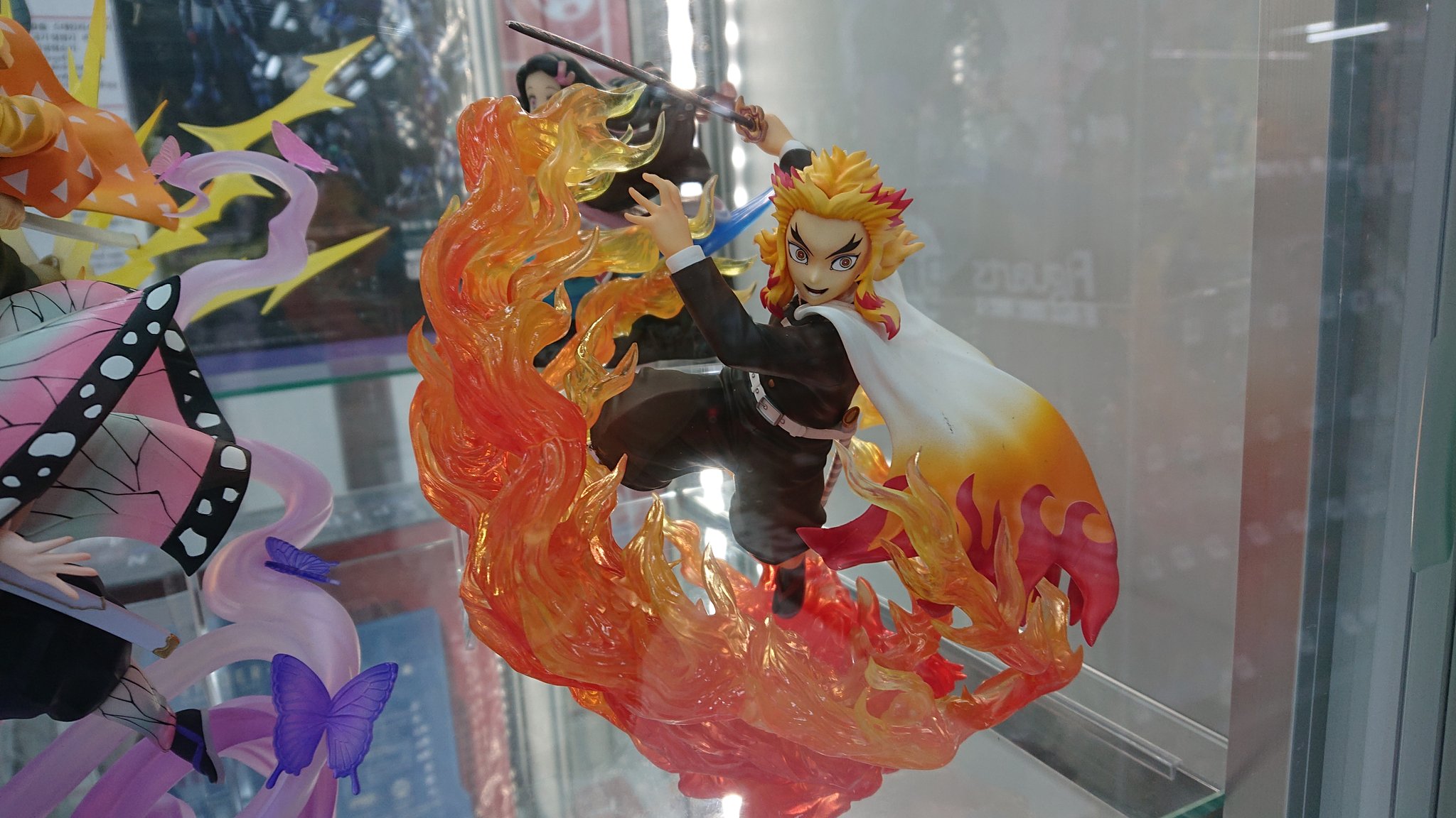 ゲルニカ ビックカメラakibaより 21年4月登場予定 フィギュアーツzero 煉獄杏寿郎 炎の呼吸