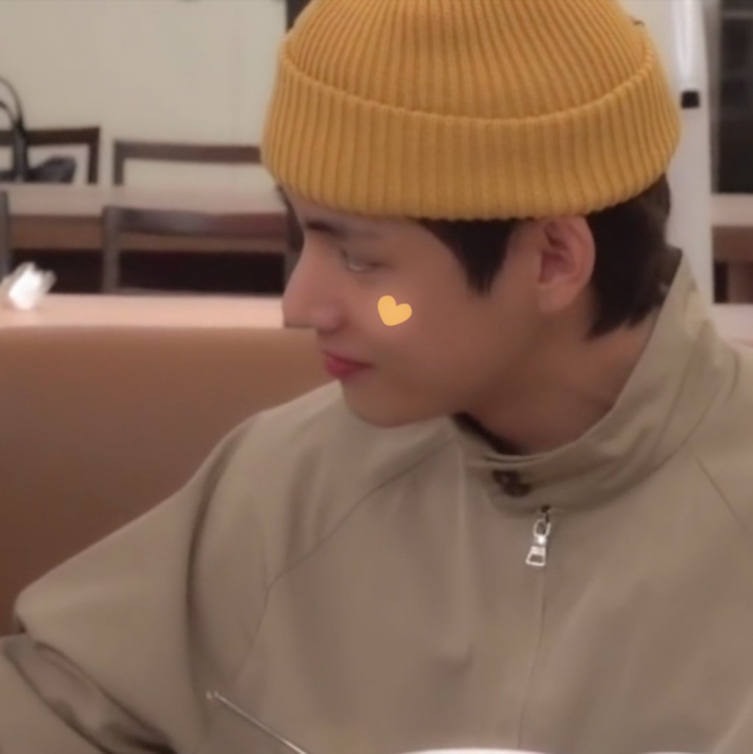 vantaesode's tweet image. RT @minikookv: 🐰💛🐯