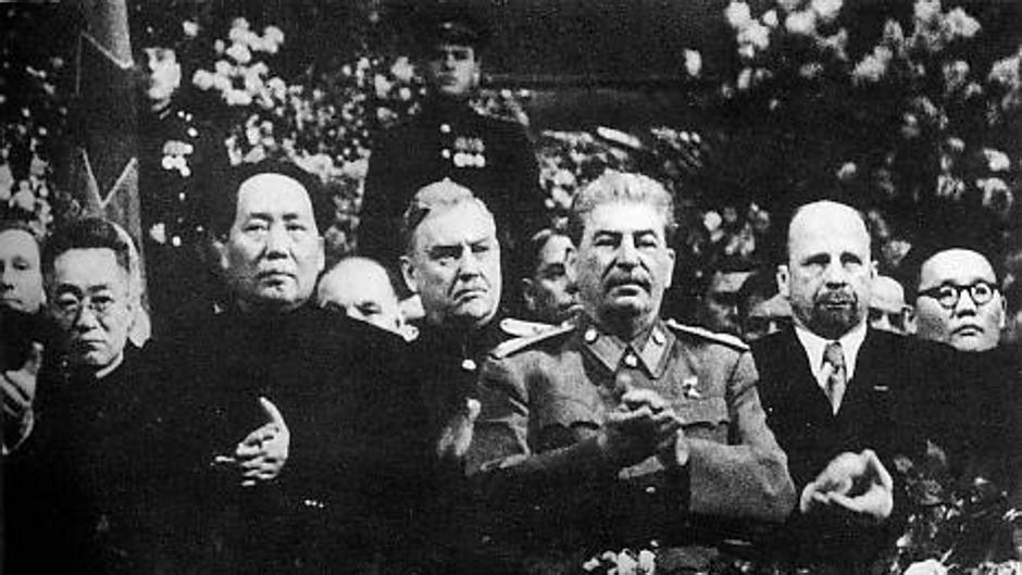 StalinUb's tweet photo. [1950] La ONU ha tomado la errónea decisión proclamar el ya olvidado gobierno de Kuomintang como legítimo representante de China, ignorando la grandiosa victoria del camarada Mao. Estados Unidos pretende escribir la historia, pero no saben que no son los ganadores. 

#PolIntTARDA https://t.co/TNKldTt7CD