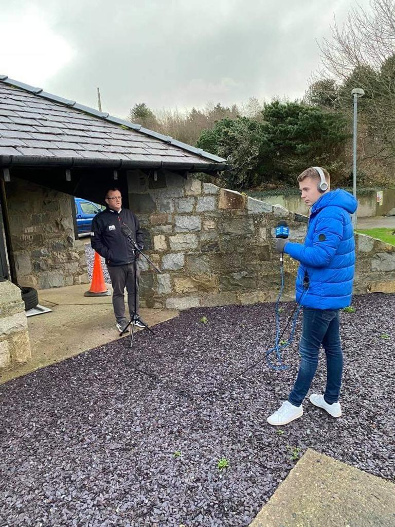 RYACymruWales's tweet image. Mae Gerwyn wedi bod draw yn @plasmenai bore 'ma yn cael ei gyfweld ar @BBCRadioCymru ynglyn ag enwi'r ganolfan ar ol 'Mr. Clwb Hwylio y Felinheli' - Ken Newing! Cliciwch y linc isod ac ewch i 1 awr a 25 munud i glywed yr hanes! 

bbc.co.uk/sounds/play/m0…

@LottoGoodCauses