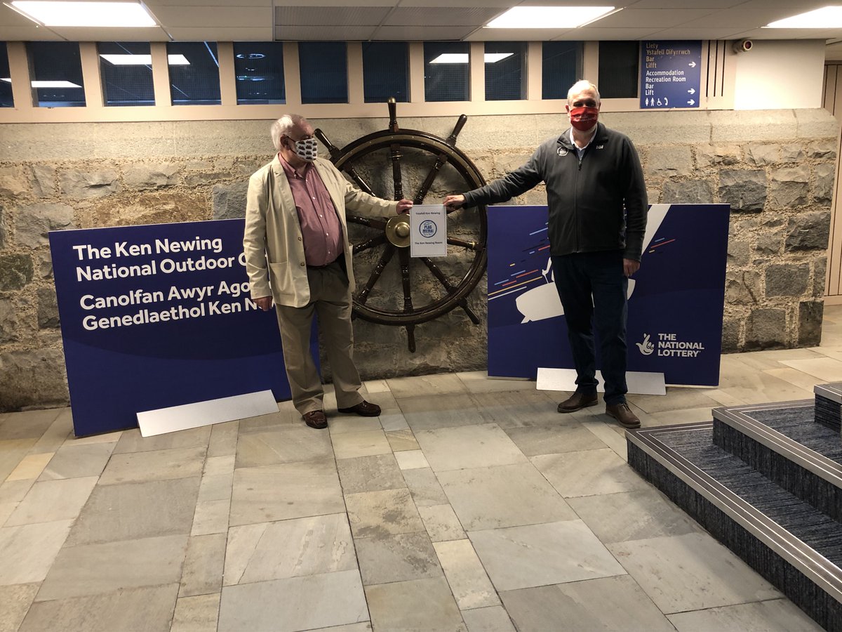 RYACymruWales's tweet image. Mae Gerwyn wedi bod draw yn @plasmenai bore 'ma yn cael ei gyfweld ar @BBCRadioCymru ynglyn ag enwi'r ganolfan ar ol 'Mr. Clwb Hwylio y Felinheli' - Ken Newing! Cliciwch y linc isod ac ewch i 1 awr a 25 munud i glywed yr hanes! 

bbc.co.uk/sounds/play/m0…

@LottoGoodCauses