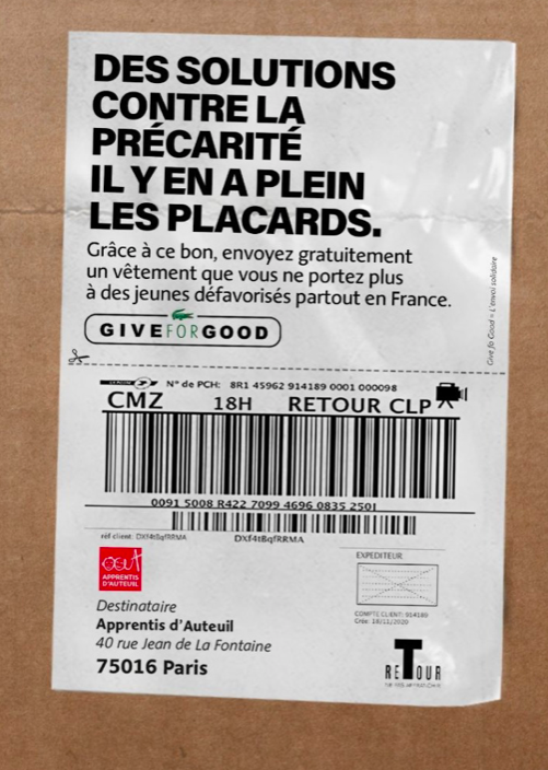 ValentinHochet's tweet photo. C'est smart #GiveForGood : quand #LACOSTE et @BETCParis permettent de ré-utiliser notre colis pré-affranchi pour envoyer un vêtement qu'on ne porte plus à destination de @AAuteuil !

Une opération éphémère, qui devrait se généraliser ? https://t.co/vOe2nnTe6f