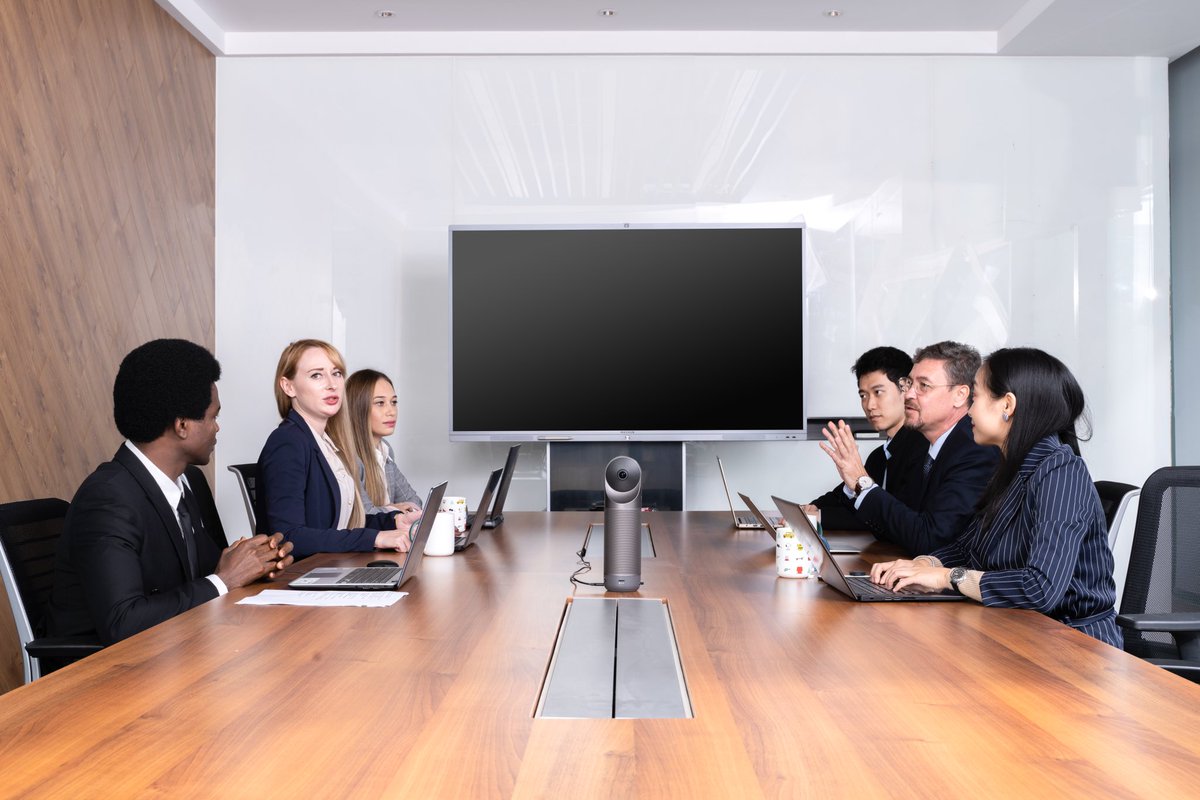 KandaoVR's tweet image. #KandaoMeetingPro is the next-gen successor to the 360˚ video conferencing camera, which has built-in operation system, which means external computer is no longer needed

Learn more: kandaovr.com/kandao-meeting…
Shop Now: prd.kandaovr.com/product/kandao…