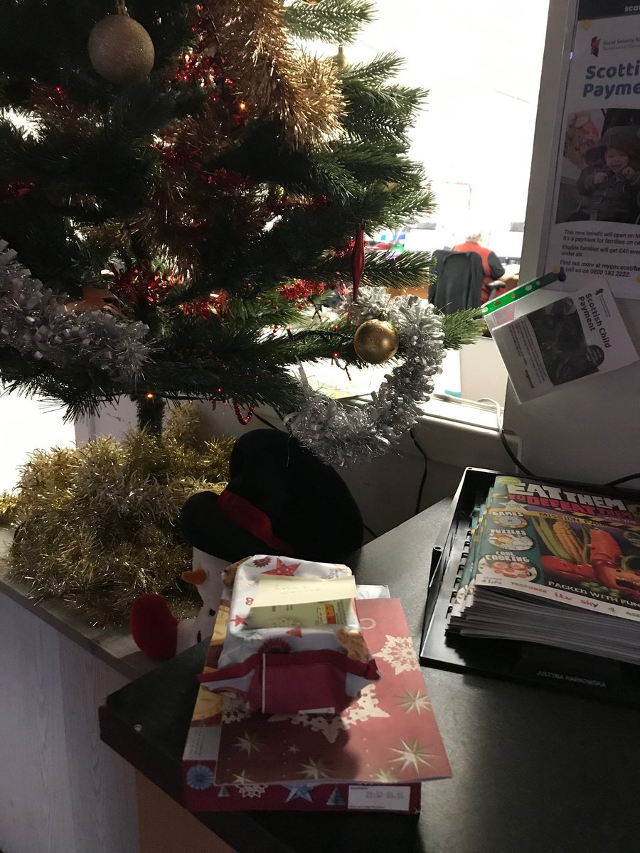 GaynorPurdie's tweet photo. A great morning delivering a Co-op Xmas thank from Aberdeen's Union St store  to local workers and charities #coop #cfine #clan #itshwhatwedo https://t.co/4XWnxZMPzG