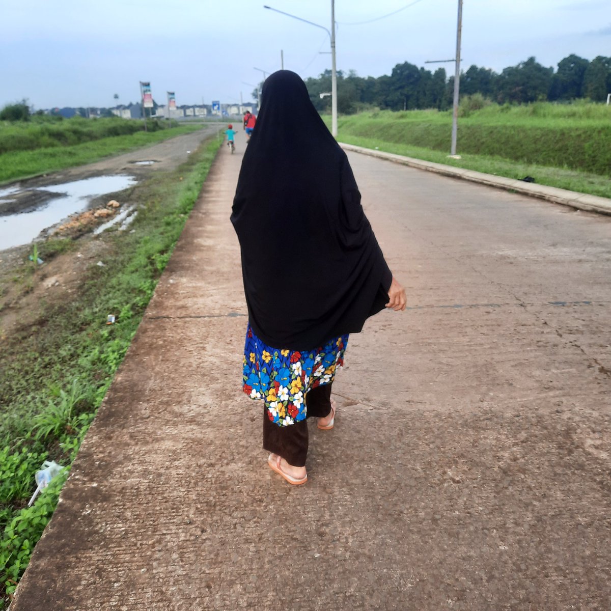 niken_m's tweet photo. Ibu mertua ku... Adalah ibu yang aku syukuri kehadirannya saat menikah. Dia yang penuh perjuangan membesarkan putranya hingga saat ini dan masih juga memberikan banyak nasihat tentang keluarga untuk kami.
.
#ibumertua #ibu https://t.co/exOpHTZQI6