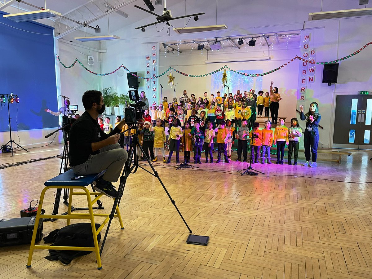 woodberrydownN4's tweet photo. We are busy preparing our #ChristmasConcert video here at #WoodberryDown #NWFed this morning. We can’t wait to share some festive spirit with our families in a link later this week. https://t.co/qB77YtmRU9
