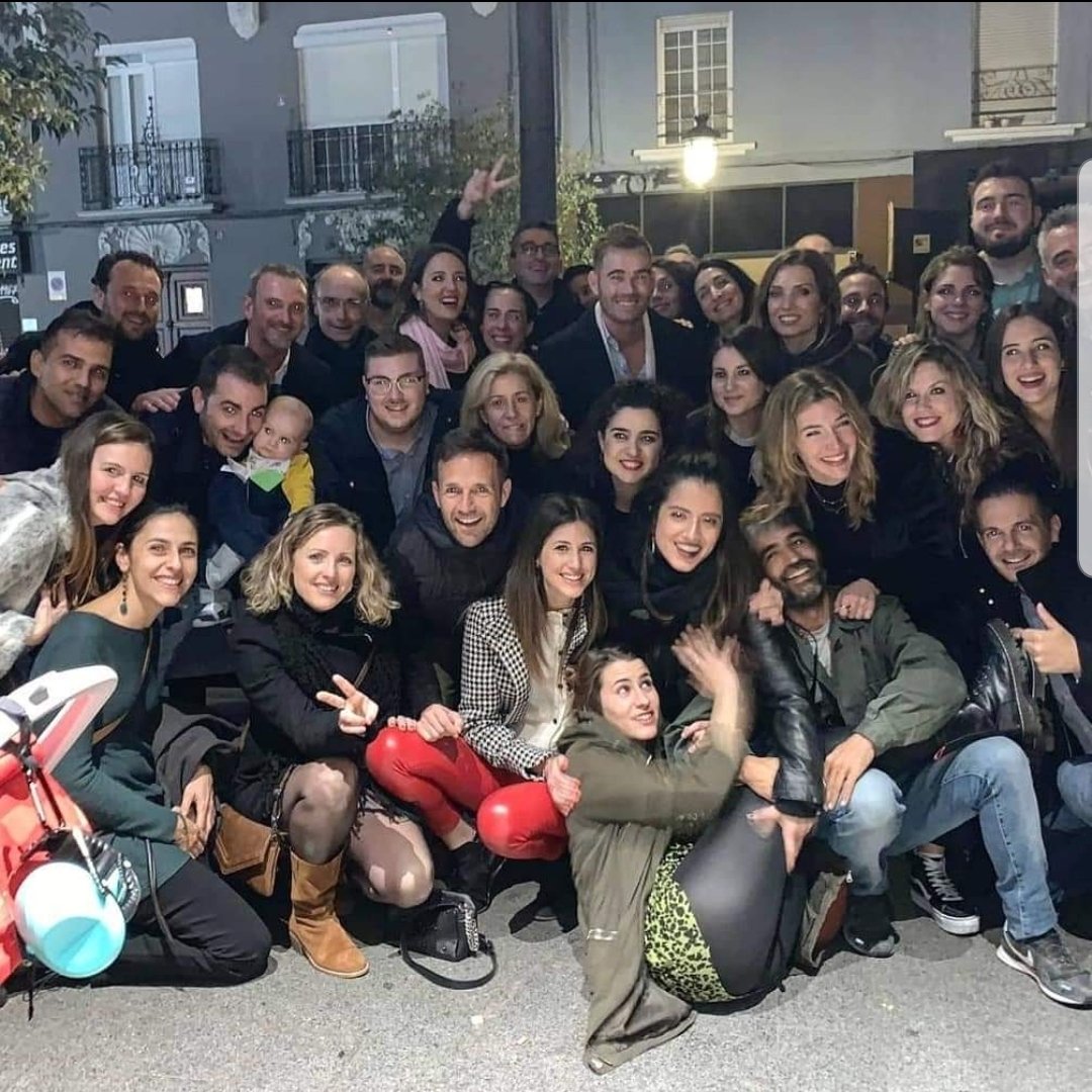 dtorres_apunt's tweet photo. En esta foto de fa un any estàvem a punt de començar una nova temporada en @APuntdirecte No sabíem el que era la distància social i el coronavirus únicament apareixia en els breus d'internacional dels informatius. Per això ara més que mai #CarpeDiem #apuntDirecte https://t.co/ggUTKFV3AS