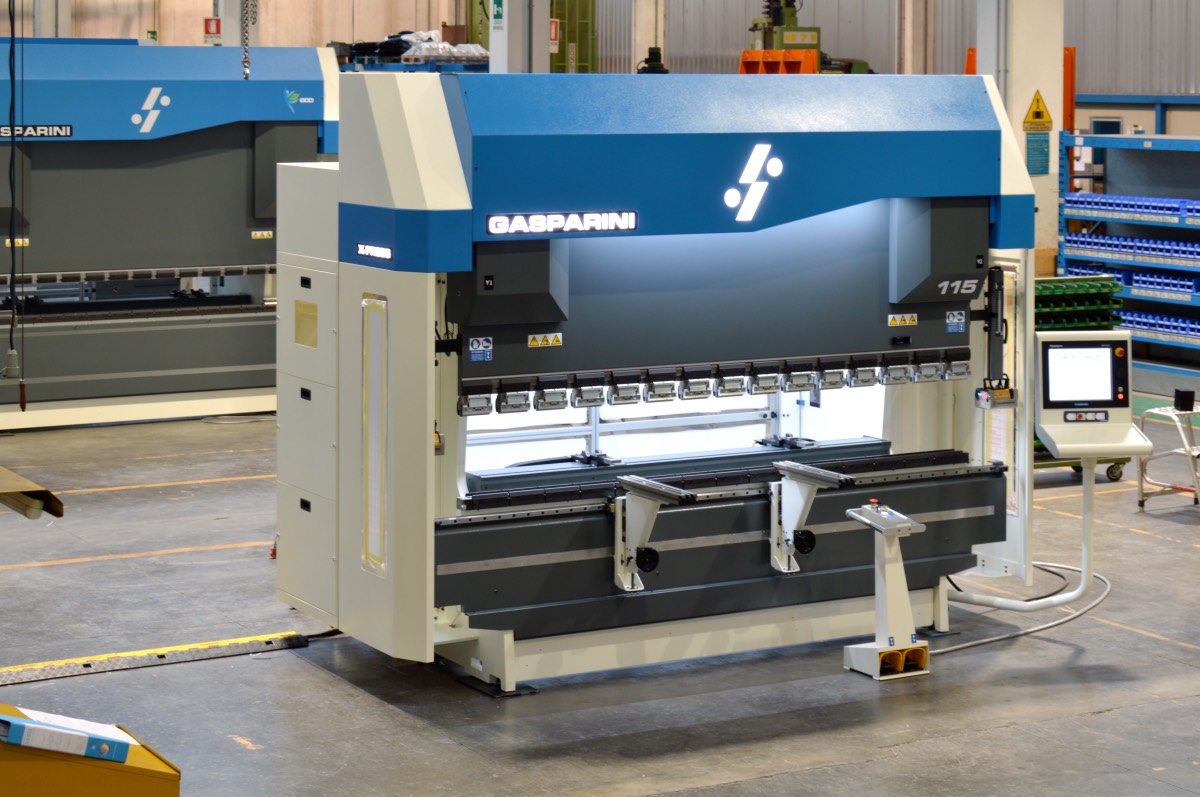 La ditta Carletti realizza componenti metallici per mobili e alla carpenteria leggera. Il reparto di piegatura si affida ad una pressa Gasparini PBS 105/3000, ora affiancata da una X-Press Next 115/3000 con una ricca dotazione di accessori.

gasparini.com/case-history/p…